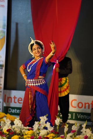 Guru Sasmita Mishra performing Odissi